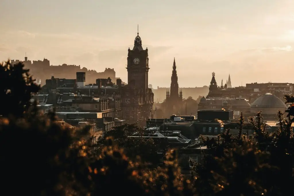 Edinburgh city skyline at dawn, representing the strategic leadership, vision and impact of Chief Executive Officers. Livingston James provides executive search and recruitment services, helping organisations across Scotland and the UK appoint exceptional executive leaders.