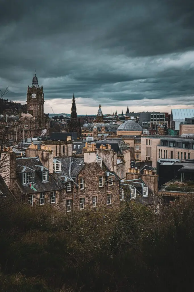 Edinburgh’s iconic skyline representing board governance, strategic oversight and organisational resilience. Livingston James specialises in Chair and Non-Executive Appointments, connecting organisations across Scotland and the UK with experienced Chairs, Non-Executive Directors and board-level leaders.